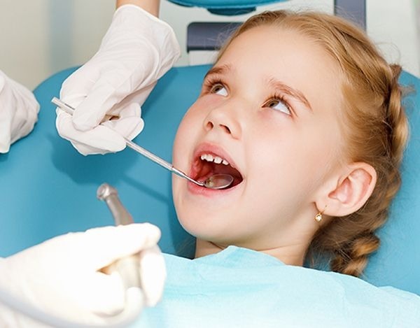 Thường xuyên đến nha sĩ kiểm tra